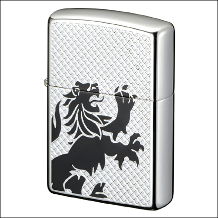 紋章をモチーフにしたライオン、妖艶な雰囲気のローズ、ロックなデザインのスカルの3種類で発売です。