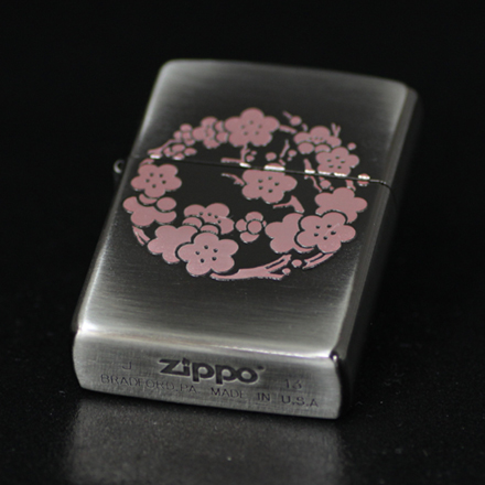 桜に梅、竹。日本古来の伝統の和柄をデザインしたジッポ！和のシンボルが粋なデザインとなっています。