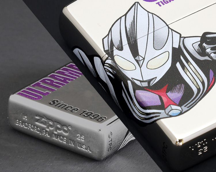 ZIPPOライターのボトムには製造年が刻印されています。